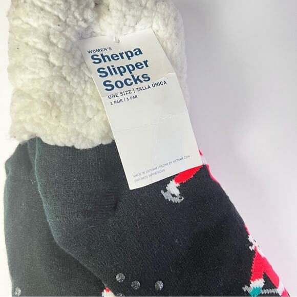 Old Navy Women’s Seasonal Holiday Sherpa Slipper Socks One Size - Picture 2 of 9